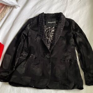 Desigual Black Blazer with Classic Lapel Design
